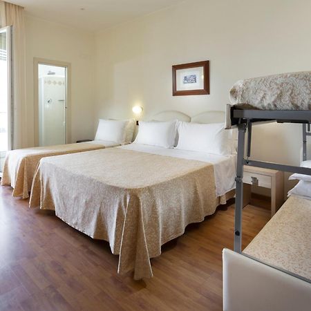 Hotel Baltic Rimini Esterno foto
