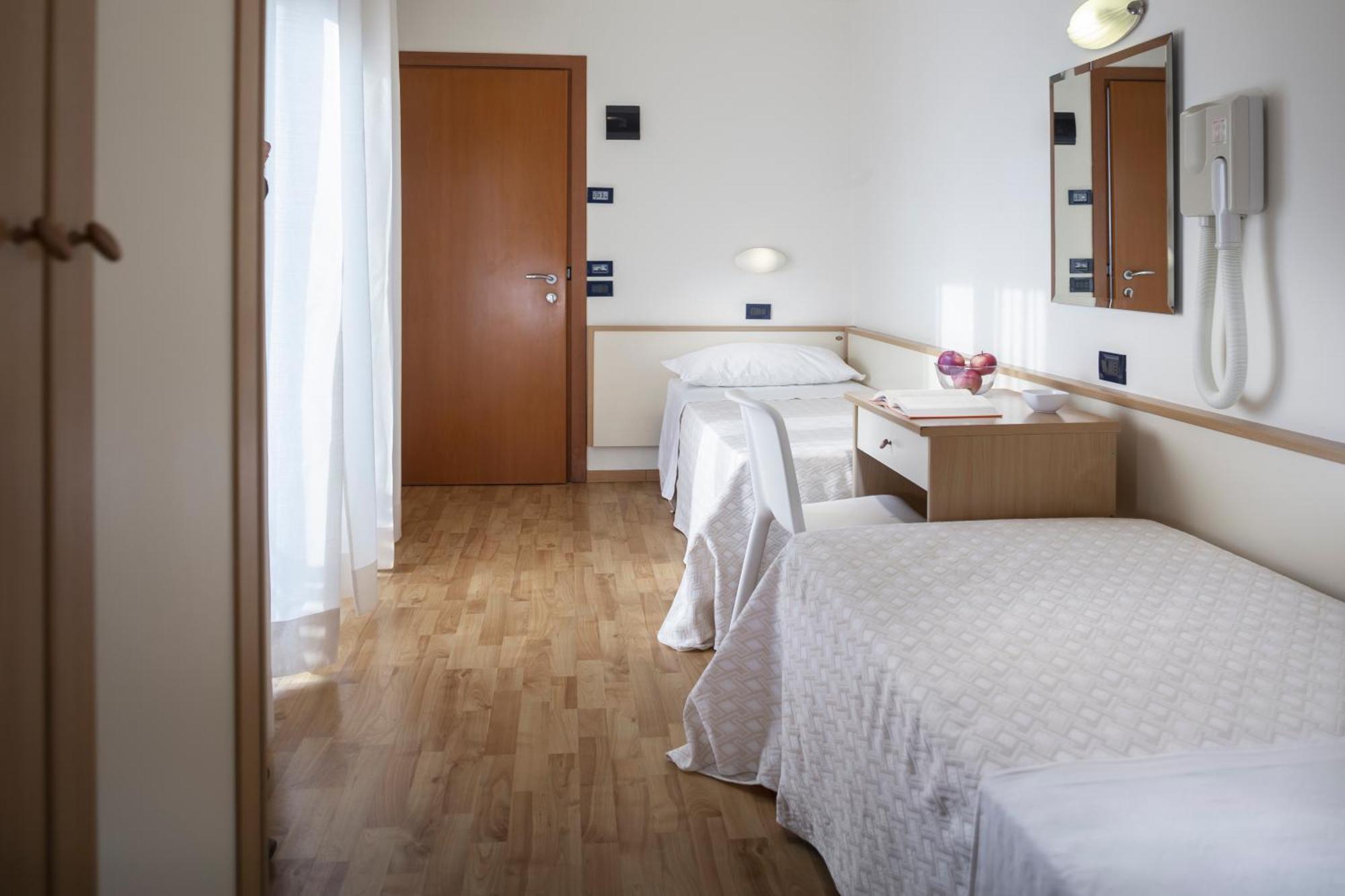 Hotel Baltic Rimini Esterno foto