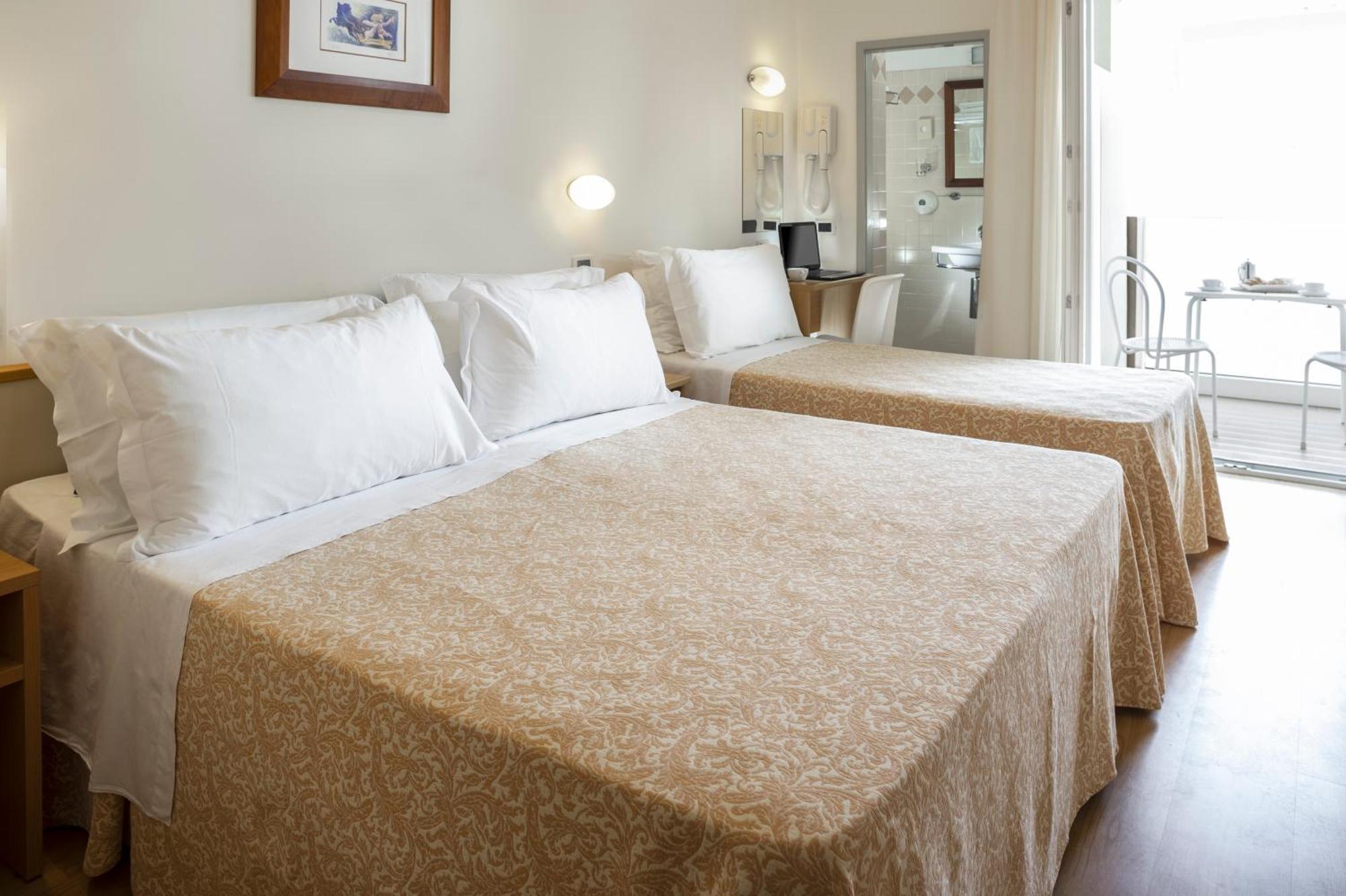 Hotel Baltic Rimini Esterno foto
