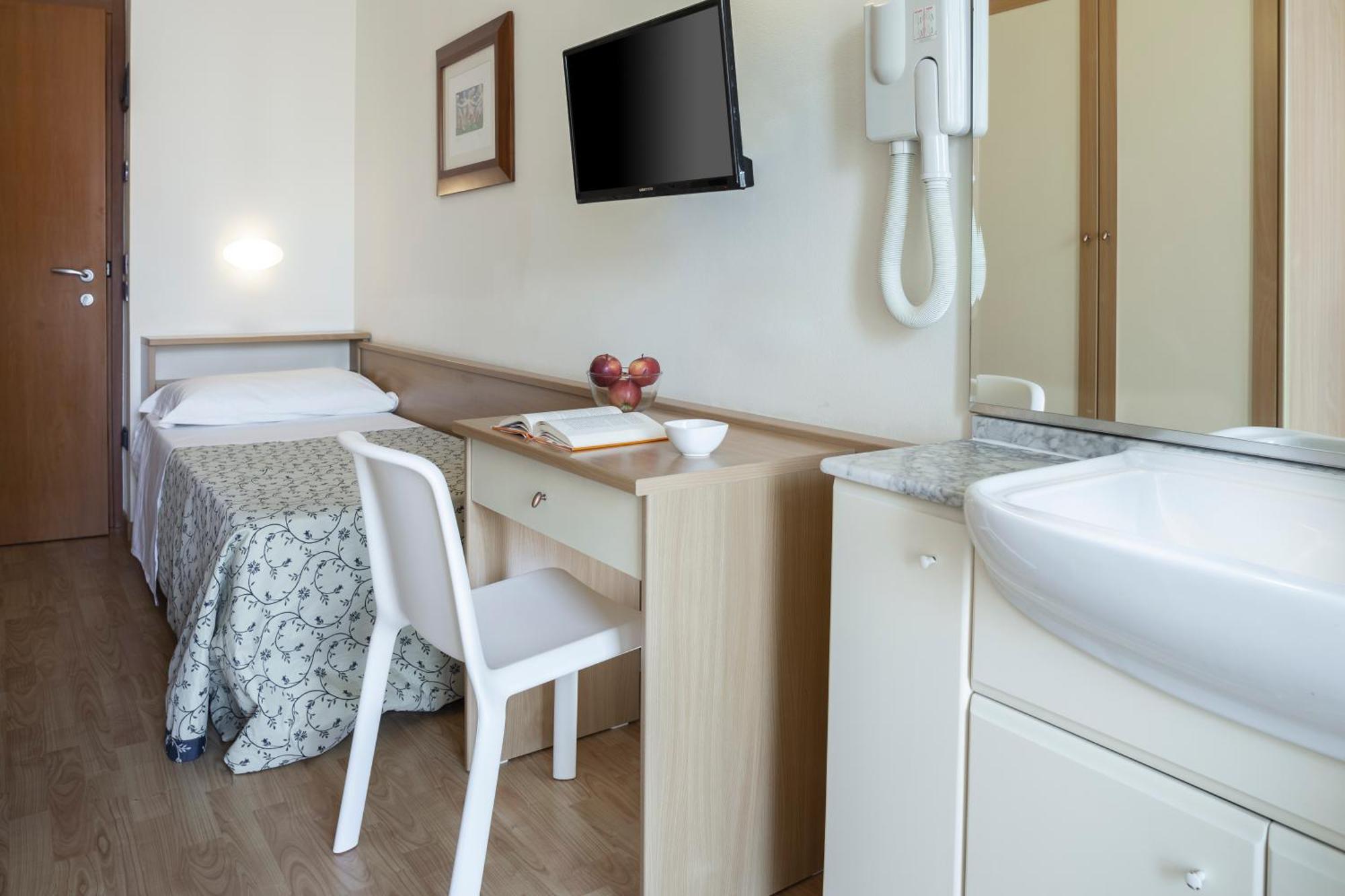 Hotel Baltic Rimini Esterno foto